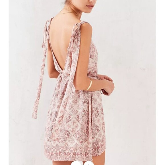 Faithfull The Brand Urban Outfitters Luci Pattered Mini Dress Pink Floral Tie XS - Picture 2 of 16